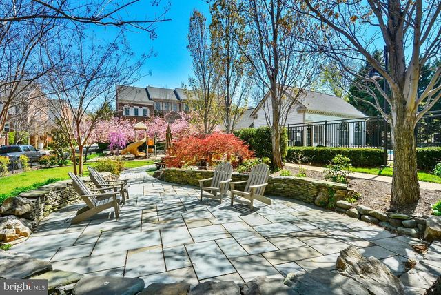 2408 GARNETT DR, Alexandria, VA 22311