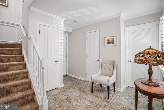 2408 GARNETT DR, Alexandria, VA 22311