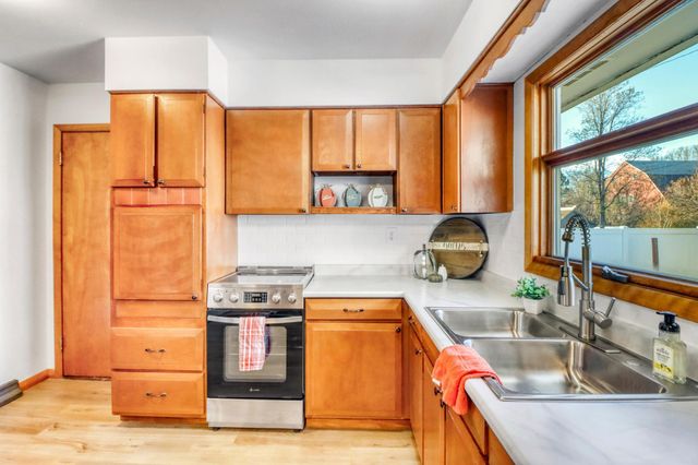 1119 Elm Street S, Moorhead, MN 56560