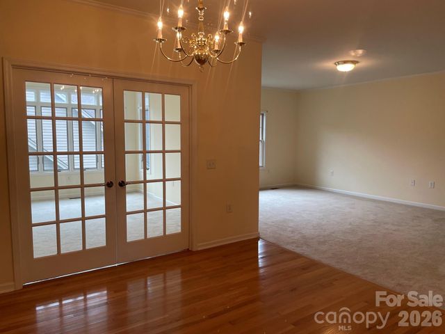 513 26th Avenue NE, Hickory, NC 28601