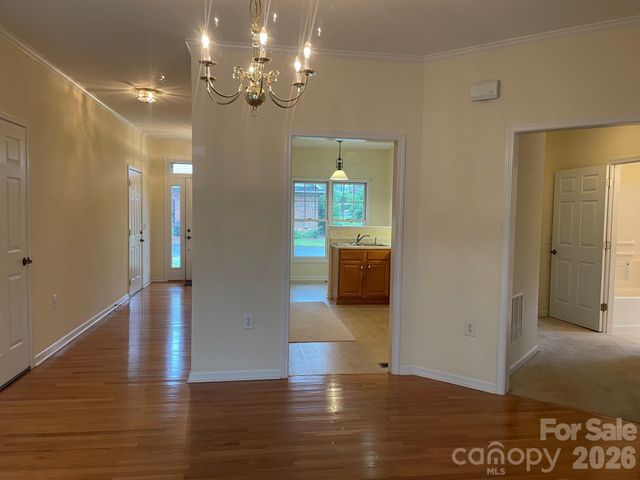 513 26th Avenue NE, Hickory, NC 28601