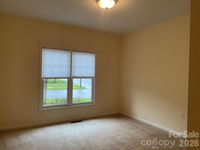 513 26th Avenue NE, Hickory, NC 28601