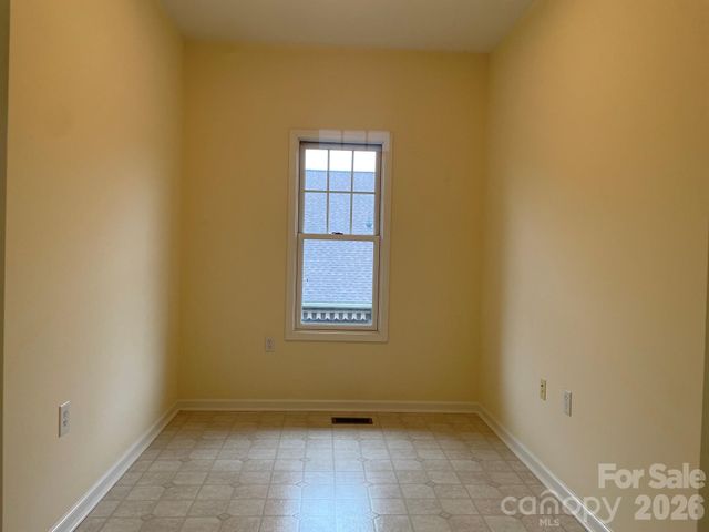513 26th Avenue NE, Hickory, NC 28601