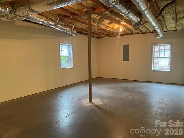 513 26th Avenue NE, Hickory, NC 28601