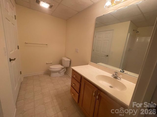 513 26th Avenue NE, Hickory, NC 28601