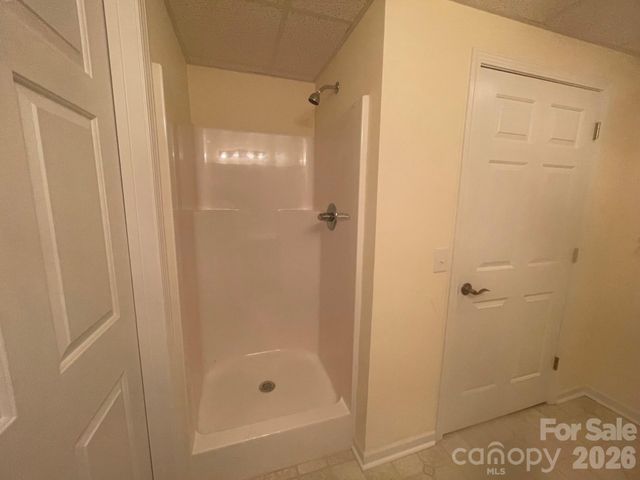 513 26th Avenue NE, Hickory, NC 28601