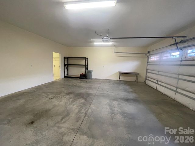 513 26th Avenue NE, Hickory, NC 28601