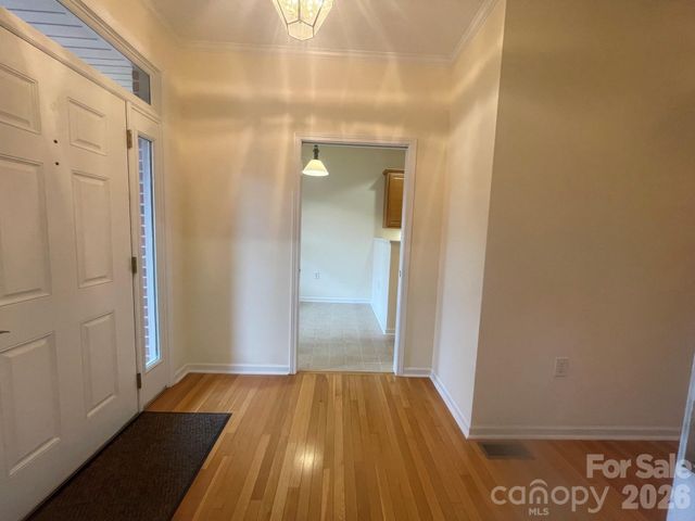 513 26th Avenue NE, Hickory, NC 28601
