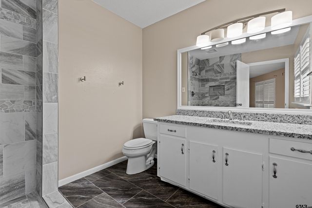 1821 Azalea St, Gilmer, TX 75644
