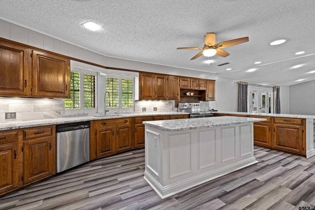 1821 Azalea St, Gilmer, TX 75644