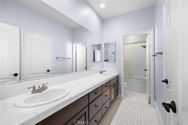 5 Cambridge Road, Ladera Ranch, CA 92694