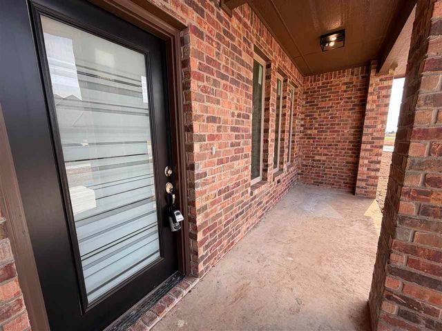 2606 SW 68th St, Lawton, OK 73505