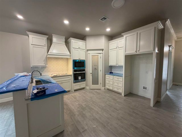 2606 SW 68th St, Lawton, OK 73505