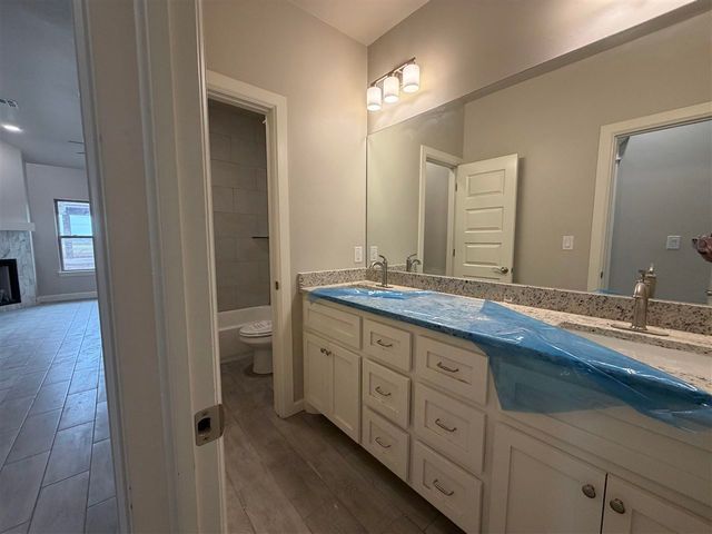 2606 SW 68th St, Lawton, OK 73505