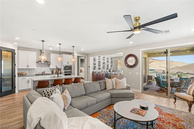 14 Autumn Palm Avenue, Henderson, NV 89011