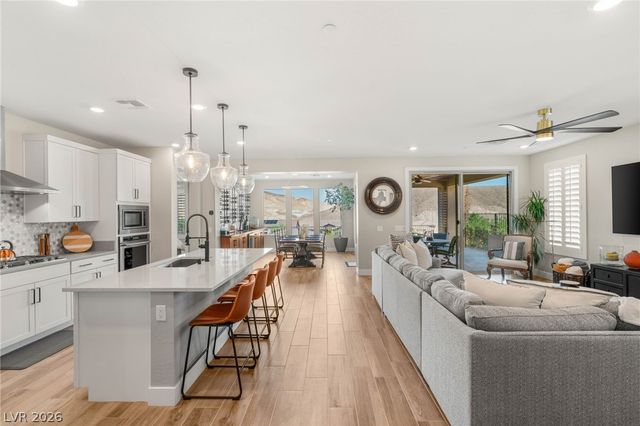 14 Autumn Palm Avenue, Henderson, NV 89011
