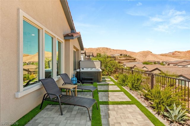 14 Autumn Palm Avenue, Henderson, NV 89011