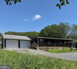 220 3RD STREET, Moorefield, WV 26836