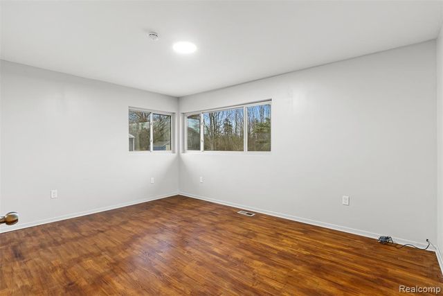 6079 Lennon Road, Swartz Creek, MI 48473