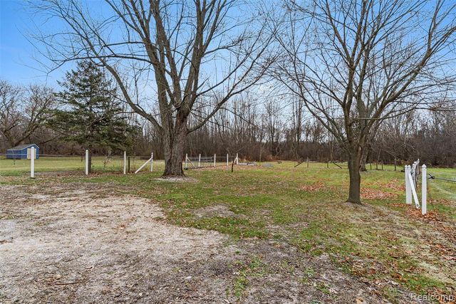 6079 Lennon Road, Swartz Creek, MI 48473
