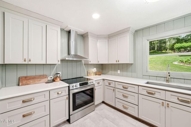 1244 South Shady Street, Mountain City, TN 37683