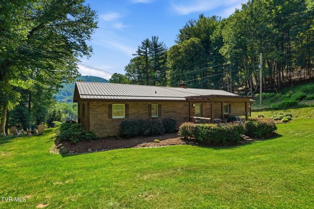 1244 South Shady Street, Mountain City, TN 37683
