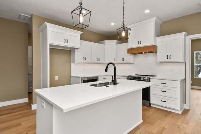 648 Panorama Drive, Cape Fair, MO 65624