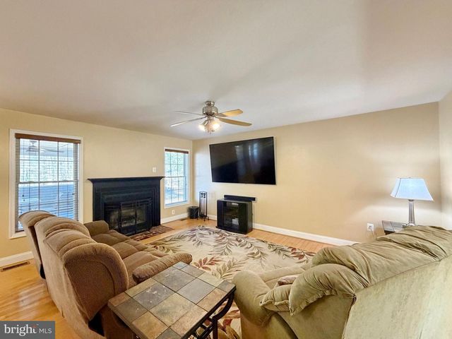 11340 DOBBINS LN, La Plata, MD 20646