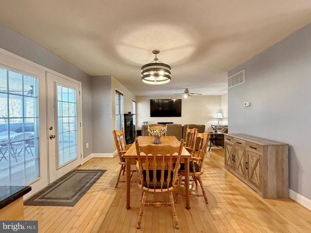 11340 DOBBINS LN, La Plata, MD 20646