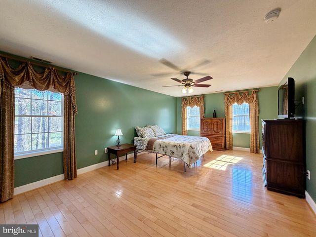 11340 DOBBINS LN, La Plata, MD 20646