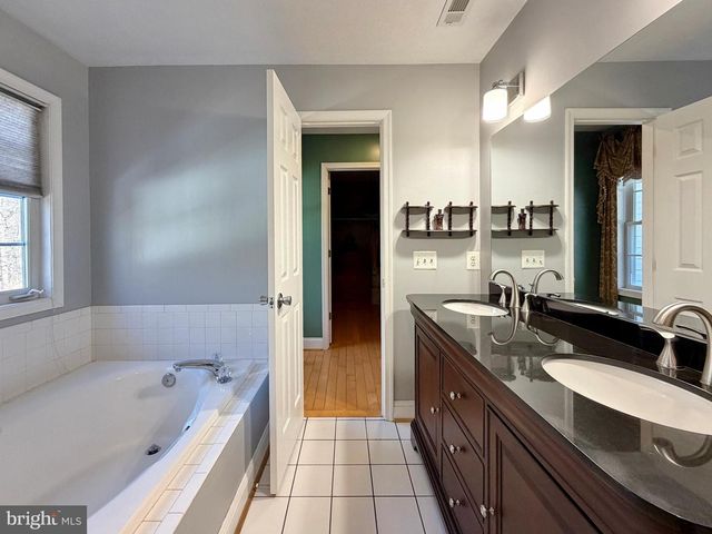 11340 DOBBINS LN, La Plata, MD 20646