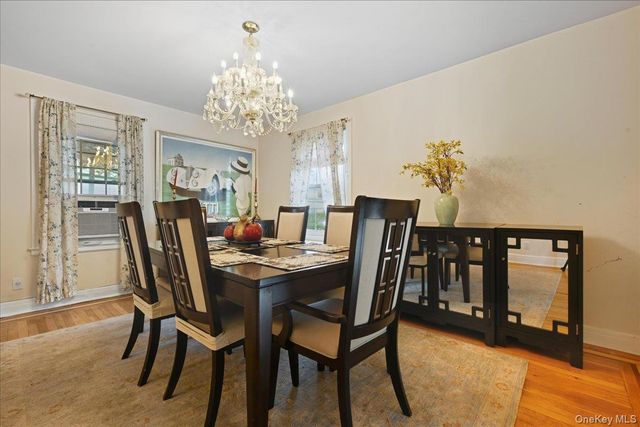 143 Bromleigh Road, Stewart Manor, NY 11530