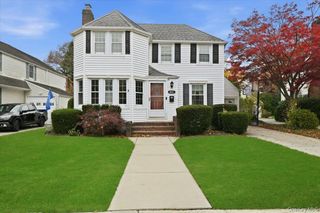 143 Bromleigh Road, Garden City, NY 11530