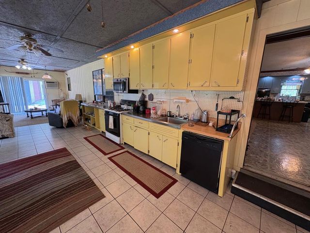 2153 Johnny Murphy, Dothan, AL 36301