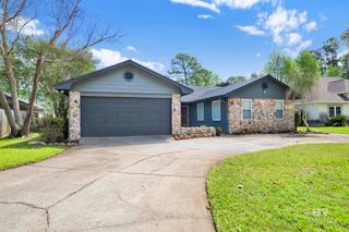 25 Arapaho Drive, Pensacola, FL 32507
