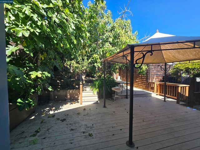 236 Castro St, Richmond, CA 94801