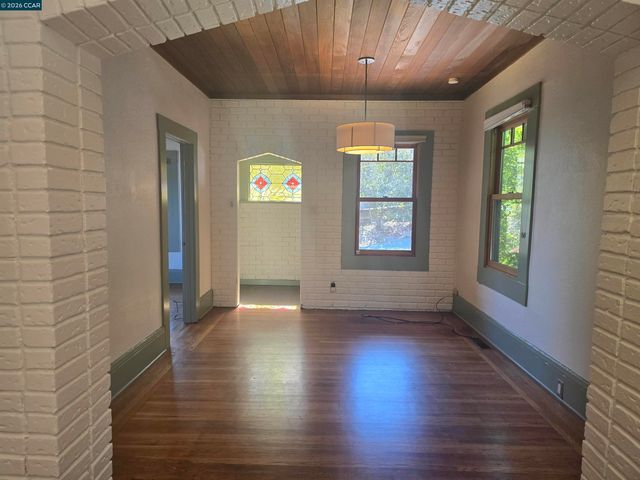 236 Castro St, Richmond, CA 94801