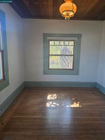 236 Castro St, Richmond, CA 94801