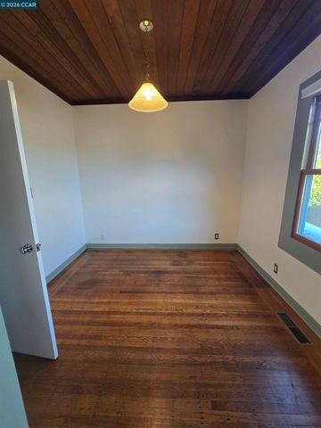 236 Castro St, Richmond, CA 94801