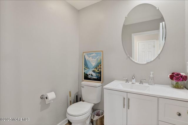 12 Tall Woods Drive, Manalapan, NJ 07726