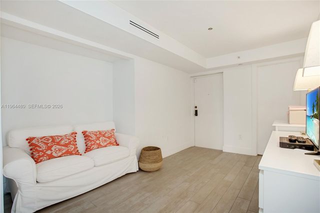 1700 S Bayshore Ln 3A, Coconut Grove, FL 33133