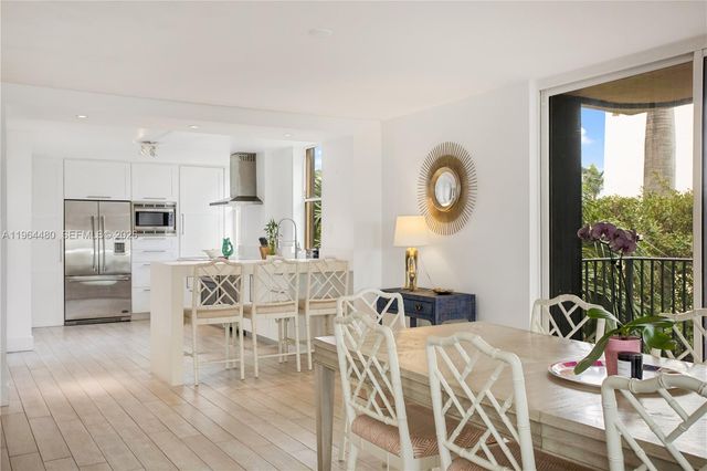 1700 S Bayshore Ln 3A, Coconut Grove, FL 33133