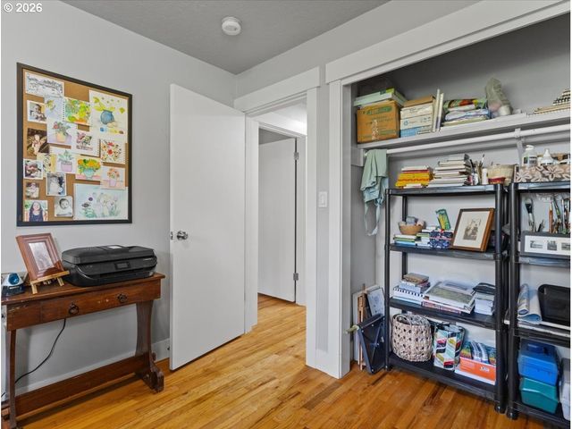 6025 CARMAN Dr, Lake Oswego, OR 97035