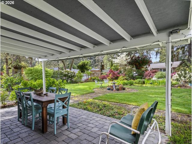 6025 CARMAN Dr, Lake Oswego, OR 97035