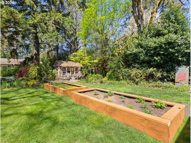 6025 CARMAN Dr, Lake Oswego, OR 97035