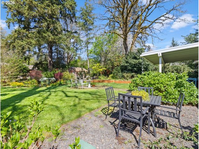 6025 CARMAN Dr, Lake Oswego, OR 97035