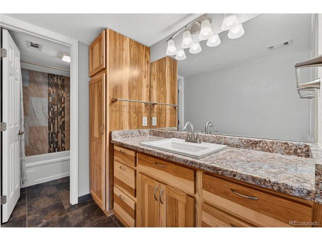9700 E Iliff Ave A11, Denver, CO 80231