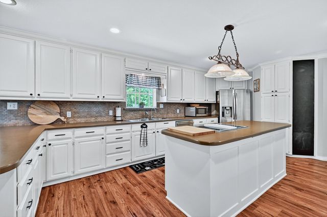 1246 Kiowa Drive W, Lake Kiowa, TX 76240