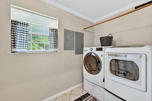 1246 Kiowa Drive W, Lake Kiowa, TX 76240