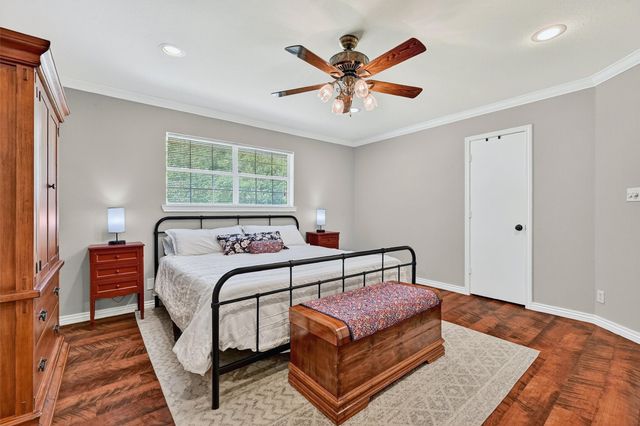 1246 Kiowa Drive W, Lake Kiowa, TX 76240